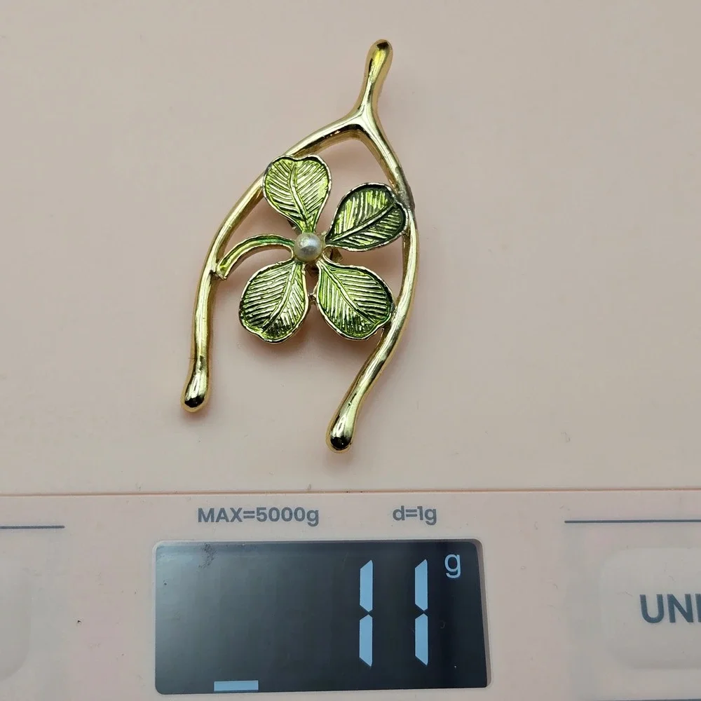 Gerrys Womens Vintage Wishbone Four Leaf Clover Enamel Pearl Brooch Pin Luck